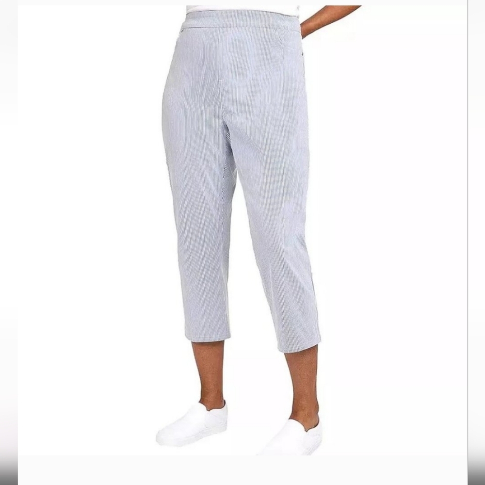 NWT Mario Serrani Blue and White Striped Comfort Stretch Capris